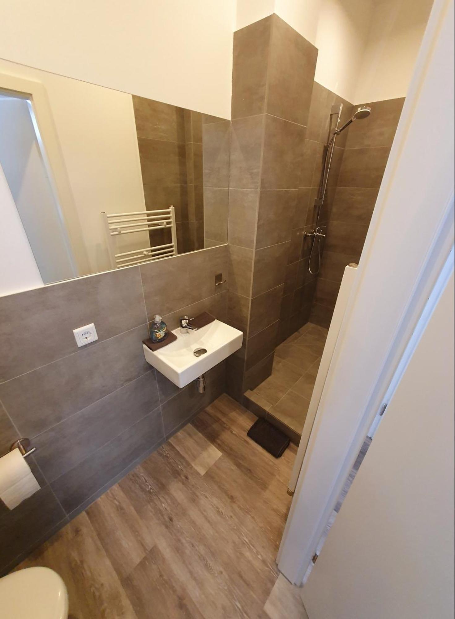Liro Stadt Apartments Крефельд Экстерьер фото